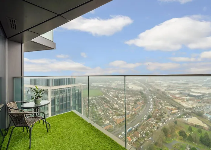 Modern Room, Scenic View, Fast Wi-Fi, Balcony